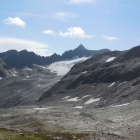 8.8.: leicht rechts der Mitte das Muttenhorn