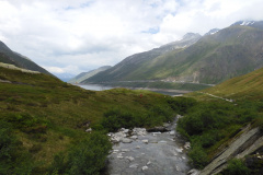 Erster Blick auf den Stausee beim Lukmanier