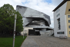 24.4.: Philharmonie de Paris, geplant von Jean  Nouvel