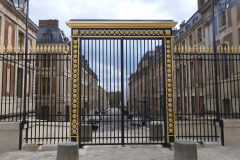 25.4.: Schlosstor Château de Versailles